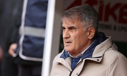 Şenol Güneş’ten İlk Yarıya Sert Eleştiri: “Oynamamak İçin Çıkmışız Gibi Bir Görüntü Vardı”