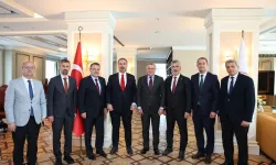 AK Parti Heyeti Bakan Bak ile Spor ve Sahil Projeleri Görüştü