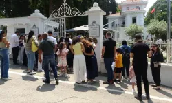 Trabzon’da Bayram Yoğunluğu: Atatürk Köşkü ve Ayasofya Camii’ne Ziyaretçi Akını
