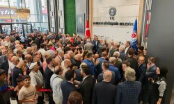Trabzon Büyükşehir’de Bayramlaşma İzdihamı: Halk Protokolle Kucaklaştı