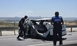 Jandarma Personelini Taşıyan Araç Bariyerlere Çarptı: 1 Ölü, 2 Yaralı