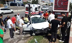 Kocaeli’nde Feci Kaza: Otomobilde Sıkışan Sürücü Ağır Yaralandı