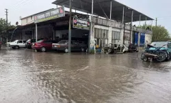 Ortaca’da Sağanak Yağış Trafiği Felç Etti