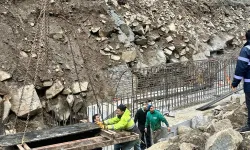 Rize Çamlıhemşin’de Duvar İnşaatında Kalıp Çöktü