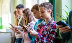 Danimarka 15 Yaş Altına Sosyal Medya Yasağı Getirdi