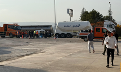 Ankara’da Park Halindeki TIR’a Çarpan Aile Can Verdi