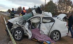 Burdur’da TIR ile Otomobil Çarpıştı Akademisyen Öldü