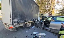 Kayseri’de Hız Denemesi Kaza Getirdi: Otomobil Hurda