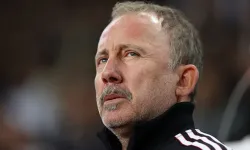 Beşiktaş Taraftarından Sergen Yalçın’a İstifa Tepkisi