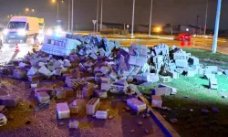 Aksaray’da Tır ile Market Servisi Çarpıştı: 2 Yaralı