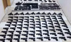 Hatay Erzin’de Bagajdan 90 Ruhsatsız Tabanca Çıktı