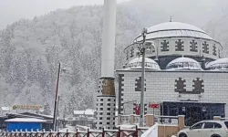 Uzungöl Beyaza Büründü, Kış Turizmi Hareketlendi