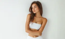 Meme Büyütme Ameliyatı: Doğal Görünümlü, Kişiye Özel Estetik Dokunuş