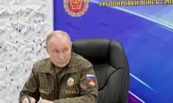 Rusya Venezuela'daki Diplomat Ailelerini Tahliye Ediyor