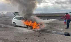 Aksaray’da Seyir Halindeki Otomobil Alev Alev Yandı