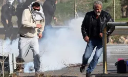 Girit’te Çiftçiler Havalimanını Bastı