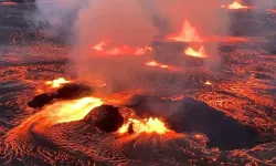 Kilauea Yanardağı Yine Patladı, Lavlar Gökyüzüne Yükseldi