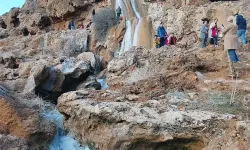 Derik’te GAP Şelalesi 2 Yıl Sonra Yeniden Aktı