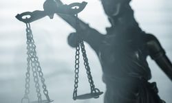 İzmir Avukat Arayışında Neden Doğru Seçim Önemlidir?