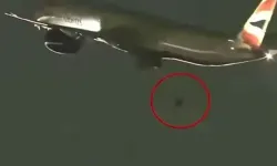 Kalkış Yapan Yolcu Uçağının Tekerleği Düştü