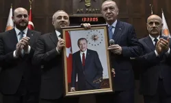 AK Parti’ye Katılan 3 Vekilin Rozetini Erdoğan Taktı