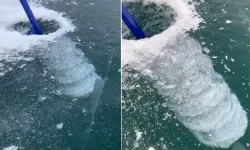 Baykal Gölü Kışın Kristal Saraya Dönüştü