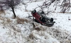 Çorum’da Kar ve Buzlanma Kazaya Neden Oldu: 4 Yaralı