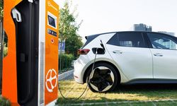 Şarj İstasyonu Çözümleri ile Elektrikli Araçlar İçin Güvenli ve Hızlı Enerji