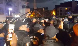 Kuşadası’nda İki Belediye Ekipleri Karşı Karşıya Geldi