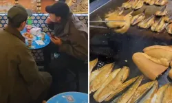 Montella Eminönü’nde Balık Ekmek Yerken Görüntülendi