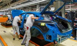 Otomobil Devi Fabrikayı Kapattı AB Çalışanlara Destek Verdi