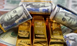 Altın Fiyatları Rekor Kırdı: Ons 4.601 Doları Gördü