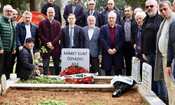 Ahmet Suat Özyazıcı Mezarı Başında Anıldı