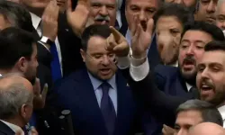 Akın Gürlek Kürsüde Gerginlik Arasında Yemin Etti