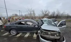 Bingöl’de İki Otomobil Çarpıştı: Baba Ve Oğlu Öldü