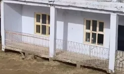 Bitlis Çayı Taştı Evlerin Balkonuna Ulaştı