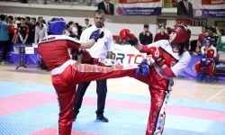 Gençler Kick Boks Şampiyonası Sivas’ta