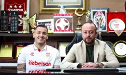 Rey Manaj Yeniden Sivasspor Formasını Giydi