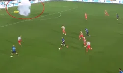 Sahaya Bomba Atıp Kaleciyi Yaraladı!