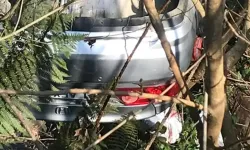 Trabzon'da Otomobil Uçuruma Yuvarlandı