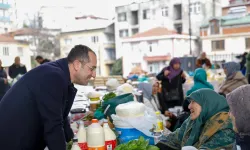 Başkan Osman Nuri Ekim Pazarda Esnafla Buluştu