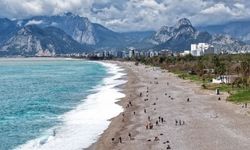 Antalya’da Güneş Açtı Sahiller Doldu