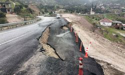 Aydın Tire Yolunda İkinci Çökme Ulaşım Durdu