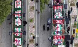 İran’da Okul Saldırısı Kurbanları Uğurlandı