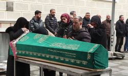 Fatih’te Hayatını Kaybeden Kadın Son Yolculuğuna Uğurlandı