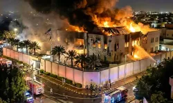 İran Riyad’daki ABD Büyükelçiliğini Vurdu