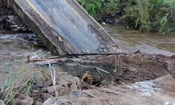 Milas’ta Yağış Köprüyü Çökertti Ulaşım Aksadı