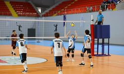 Trabzon’da Okul Sporları Voleybol Heyecanı Başladı