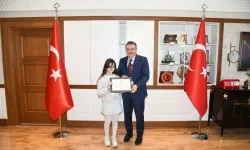 Dünya Birincisi Lina Saka Başkan Genç’i Ziyaret Etti