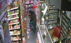 Van Deprem Anı Kameralara Yansıdı